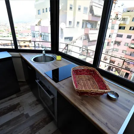 Stylish 1-bedroom In #2 *